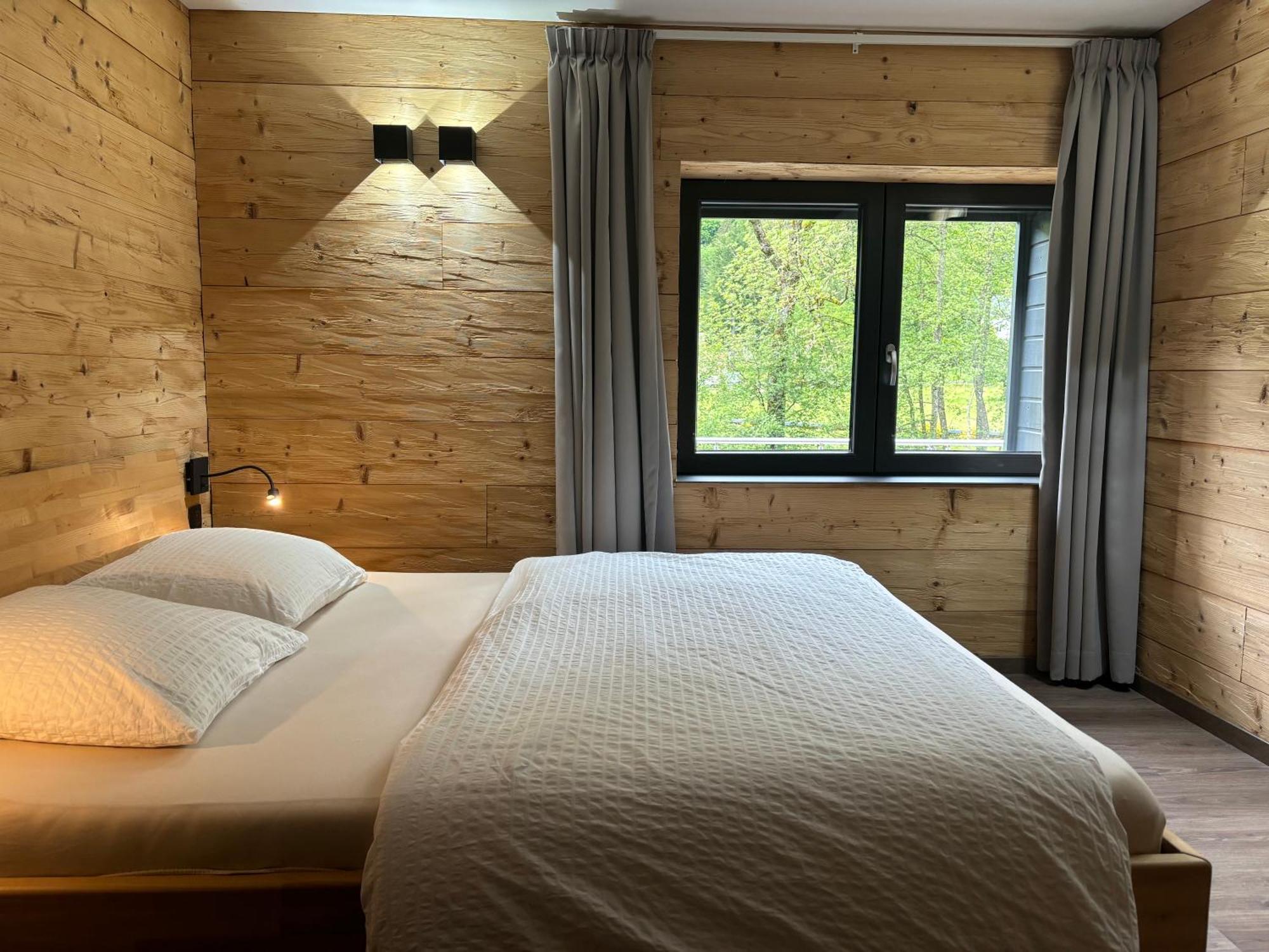 La Ferme De Rochesson, Jacuzzis & Piscine Commune Экстерьер фото